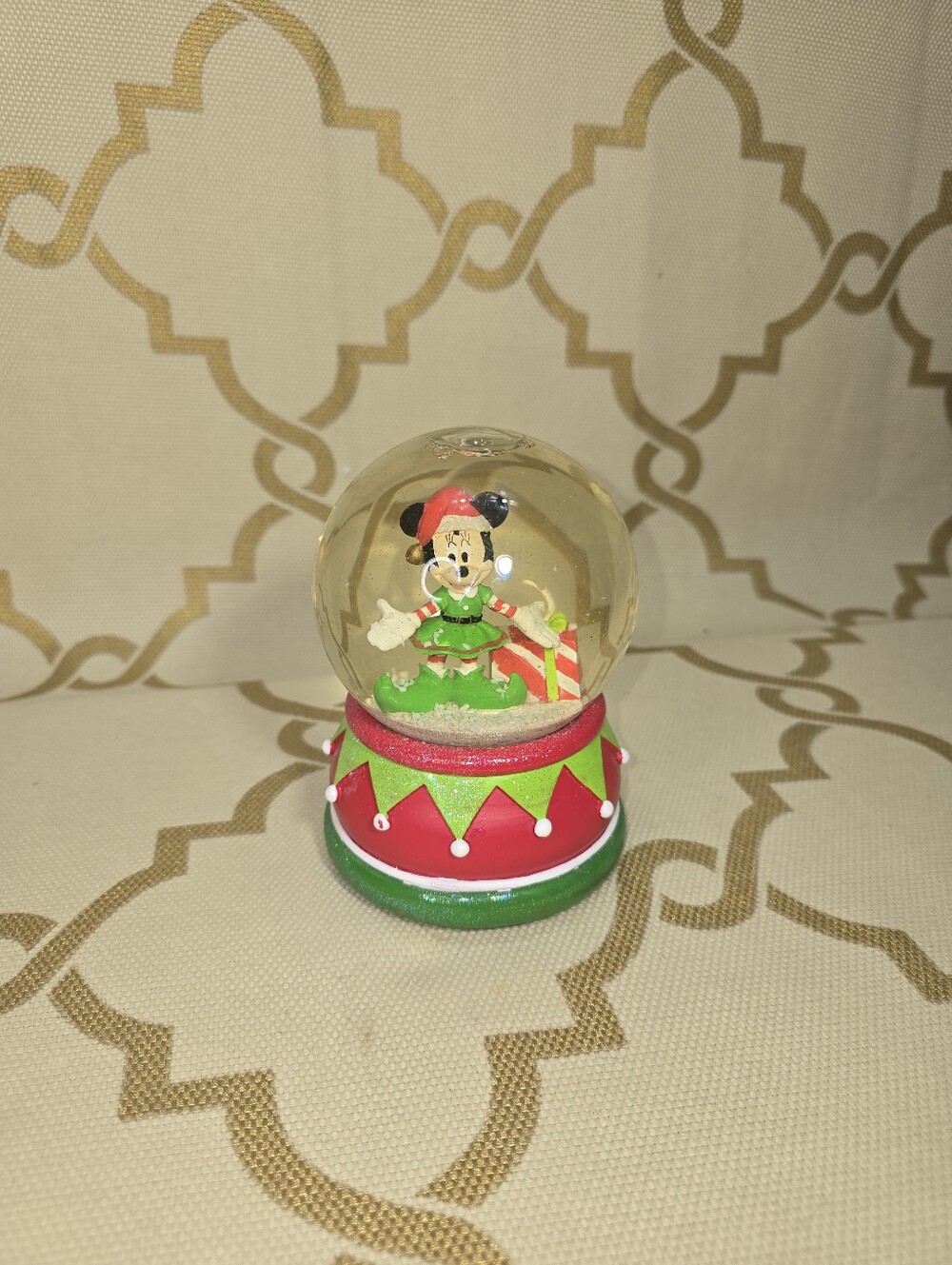 Disney Minnie Mouse Musical Waterglobe Snowglobe We Wish You A Merry Christmas